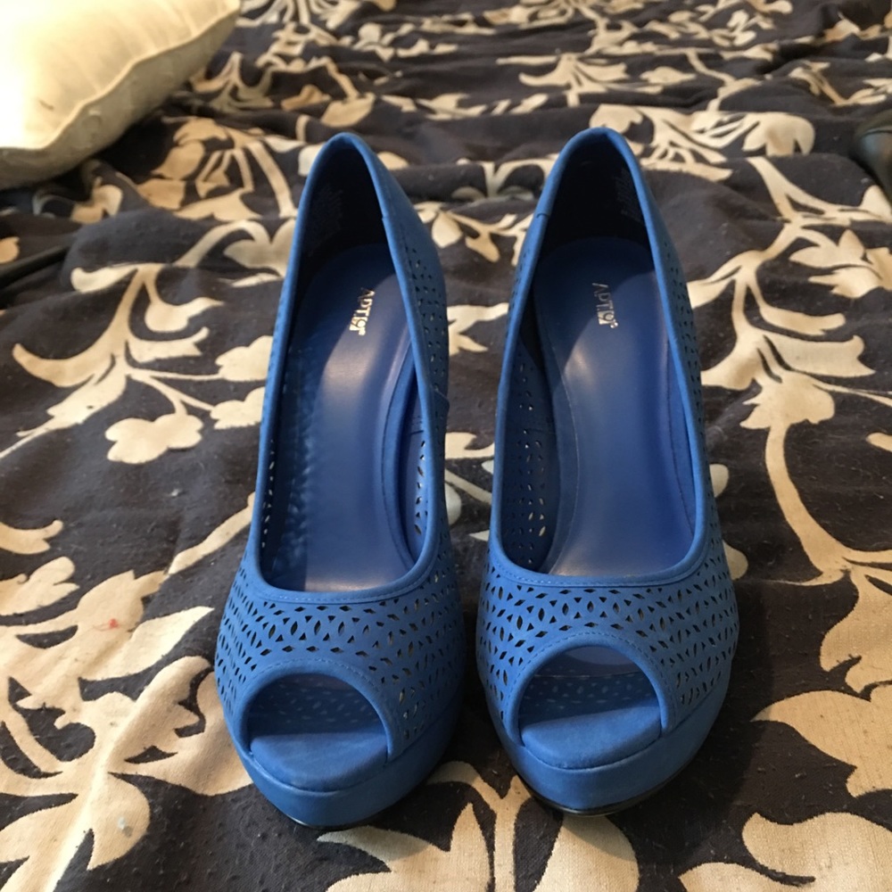 Apt. 9 Suede Blue Heels